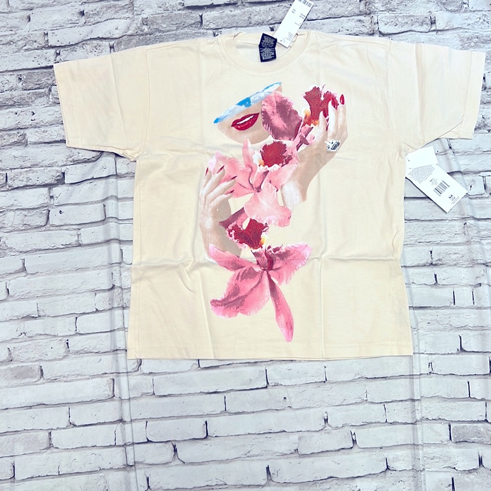NWT Obey T shirt. Small
